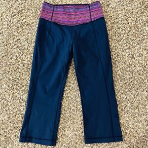 Lululemon Gather & Crow Crop II Navy Capris size 6